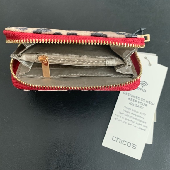 Chico’s small Animal printed wallet - Picture 2 of 5